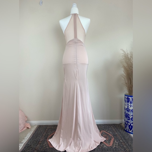 β¨House of CBβ¨ Aurelia Blush Halter Maxi Dress Size S - Picture 11 of 17